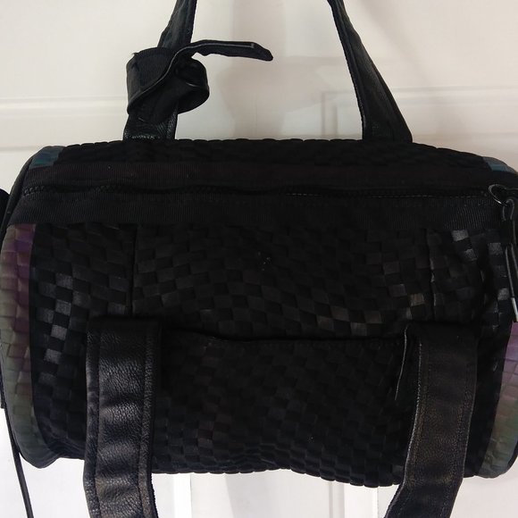 VERA WANG BLACK DUFFLE BAG or BARREL PURSE w/ REFLECTIVE ACCENTS - Picture 7 of 16